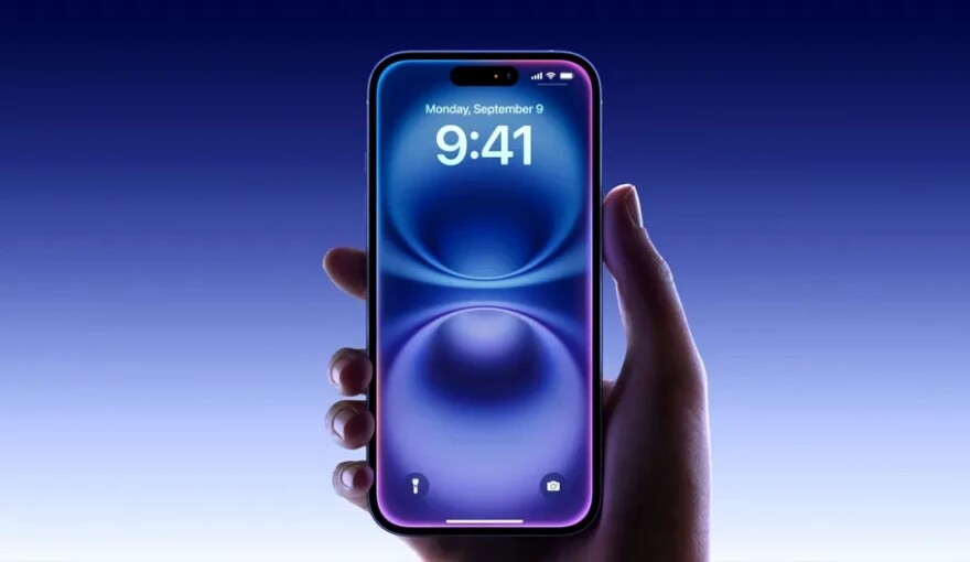 Apple Tries to Circumvent Trump Tariffs by Bringing Tons of Smartphones to the US
